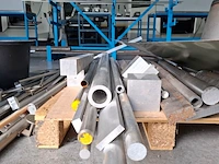 Diverse metalen, aluminium en rvs profielen - afbeelding 16 van  19