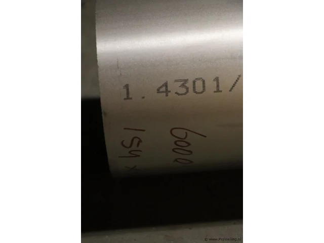 Diverse metalen buizen - afbeelding 4 van  13
