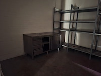 Diverse metalen en rvs werkplaatsinventaris - afbeelding 3 van  5