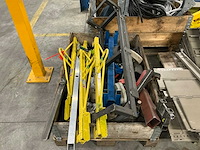 Diverse metalen halffabricaten - afbeelding 3 van  10