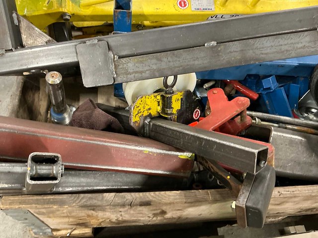 Diverse metalen halffabricaten - afbeelding 6 van  10