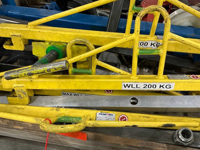 Diverse metalen halffabricaten - afbeelding 9 van  10