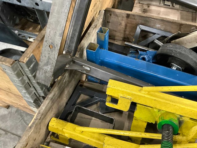 Diverse metalen halffabricaten - afbeelding 10 van  10