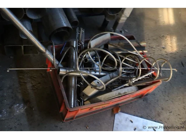 Diverse metalen profielen - afbeelding 5 van  7