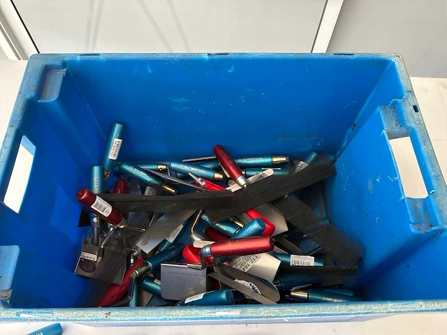 Diverse metsel gereedschappen - afbeelding 3 van  4