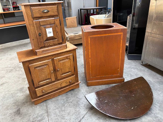 Diverse meubels - afbeelding 1 van  7