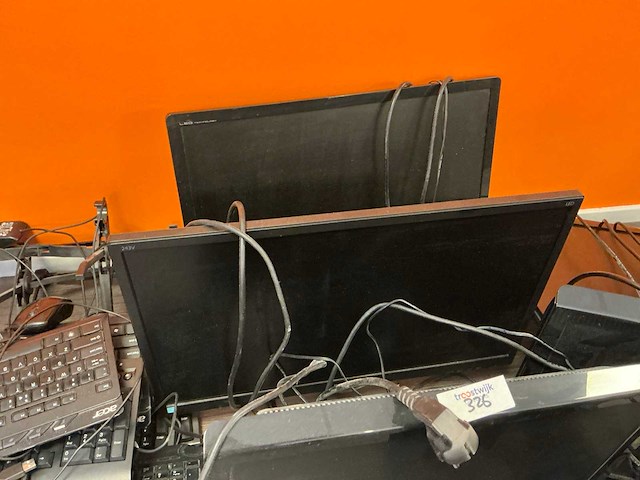 Diverse monitor (6x) - afbeelding 1 van  2
