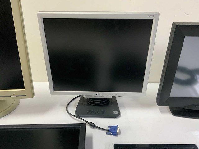 Diverse monitor (7x) - afbeelding 4 van  8