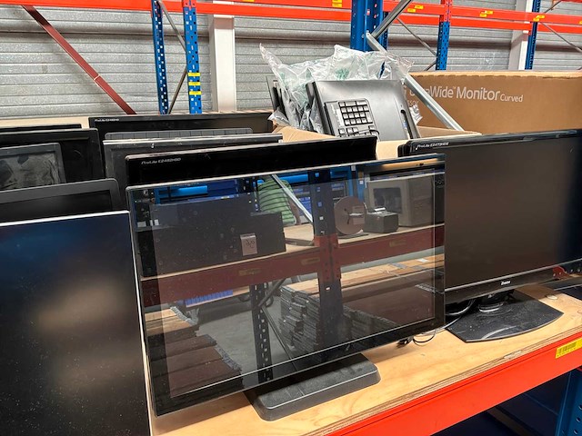 Diverse monitoren - afbeelding 6 van  6