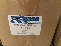 Diverse montagemateriaal ten behoeve van zonnepanelen - afbeelding 2 van  3