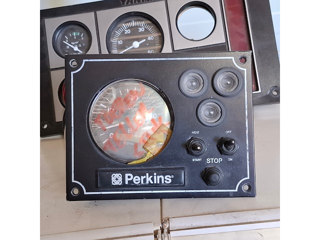 Diverse motorbedieningspanelen, o.a. yanmar, perkins, westerbeke - afbeelding 4 van  9