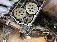 Diverse motorblokken, versnellingsbakken, koppen - afbeelding 3 van  8