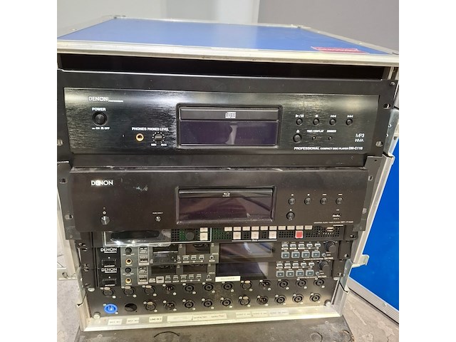 Diverse multimedia apparatuur en flightcases, o.a leader - afbeelding 4 van  26