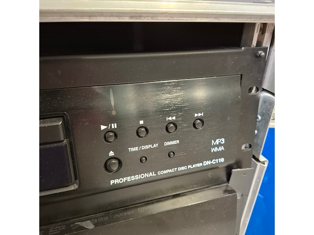 Diverse multimedia apparatuur en flightcases, o.a leader - afbeelding 5 van  26