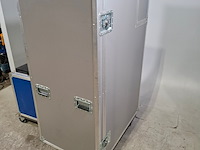 Diverse multimedia apparatuur en flightcases, o.a leader - afbeelding 12 van  26
