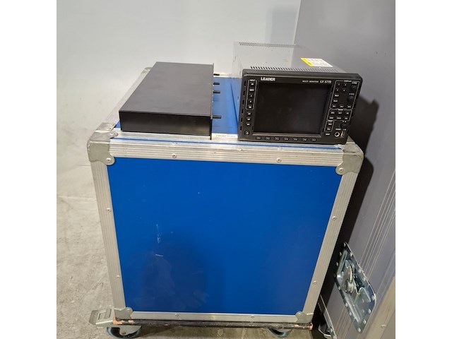 Diverse multimedia apparatuur en flightcases, o.a leader - afbeelding 23 van  26