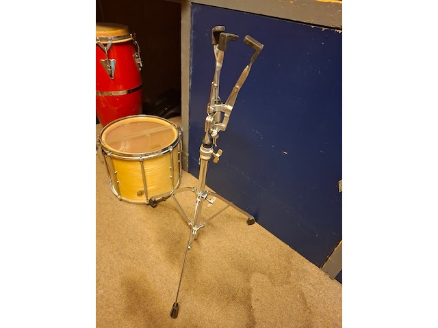 Diverse muziekinstrumenten en accessoires - afbeelding 7 van  12
