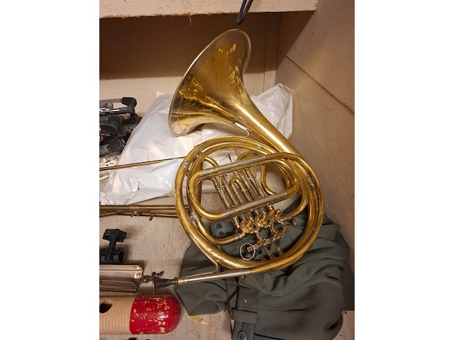 Diverse muziekinstrumenten en accessoires - afbeelding 8 van  12