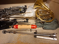 Diverse muziekinstrumenten en accessoires - afbeelding 9 van  12
