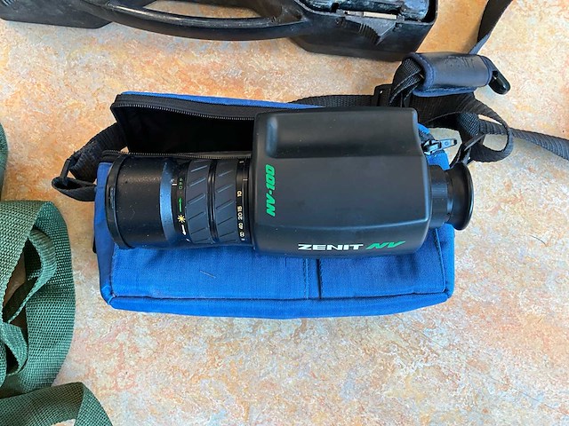 Diverse nachtzichtapparatuur - afbeelding 3 van  5