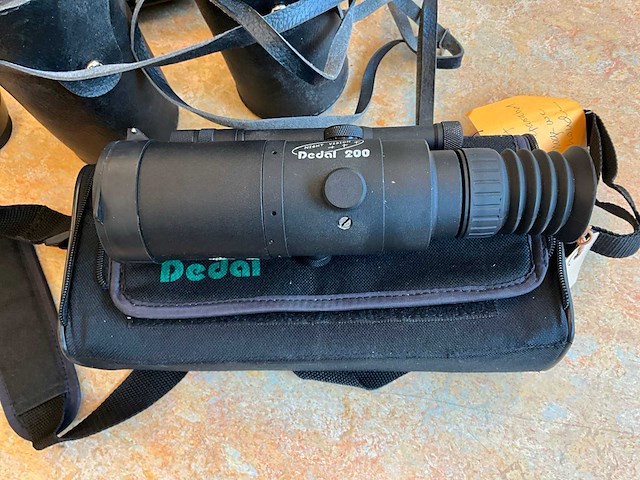 Diverse nachtzichtapparatuur - afbeelding 2 van  5