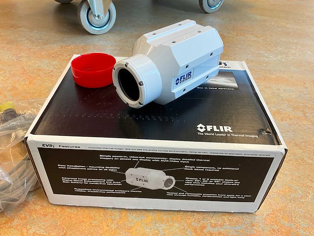 Diverse nachtzichtapparatuur - afbeelding 7 van  18