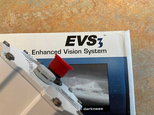 Diverse nachtzichtapparatuur - afbeelding 9 van  18