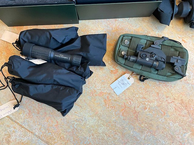 Diverse nachtzichtapparatuur - afbeelding 13 van  18