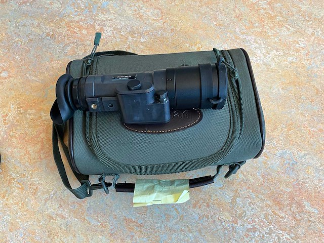 Diverse nachtzichtapparatuur - afbeelding 18 van  18