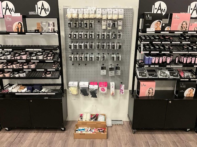 Diverse nail perfect tips en nagelaccessoires - afbeelding 1 van  4