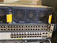 Diverse netwerkswitches en rackservers - afbeelding 6 van  10