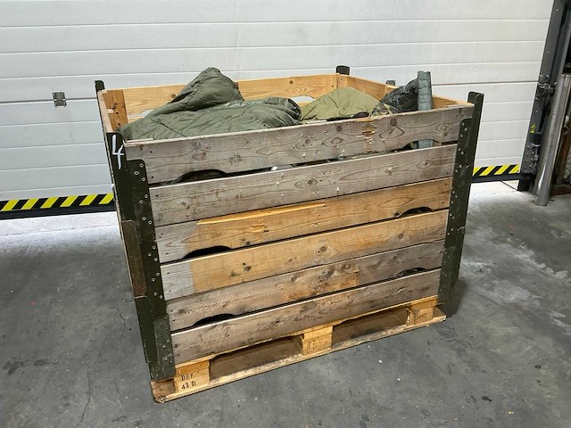 Diverse nl legerkleding - afbeelding 1 van  5