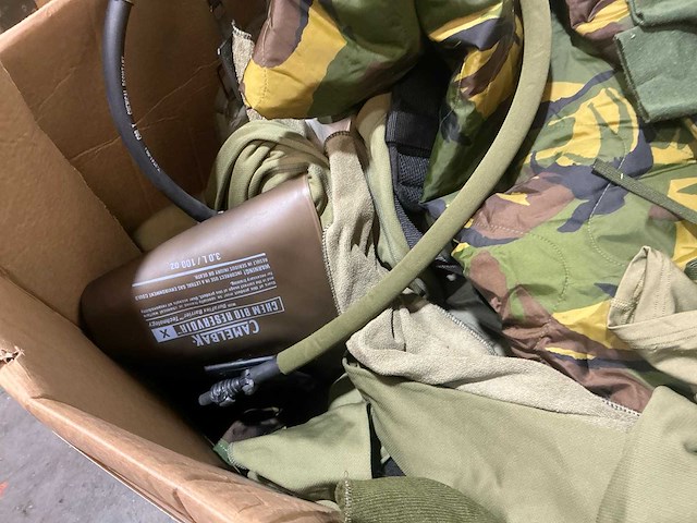 Diverse nl legerkleding - afbeelding 5 van  6