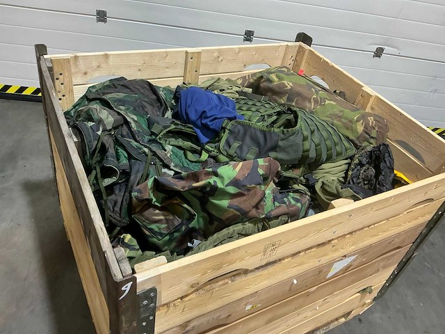 Diverse nl legerkleding - afbeelding 3 van  5