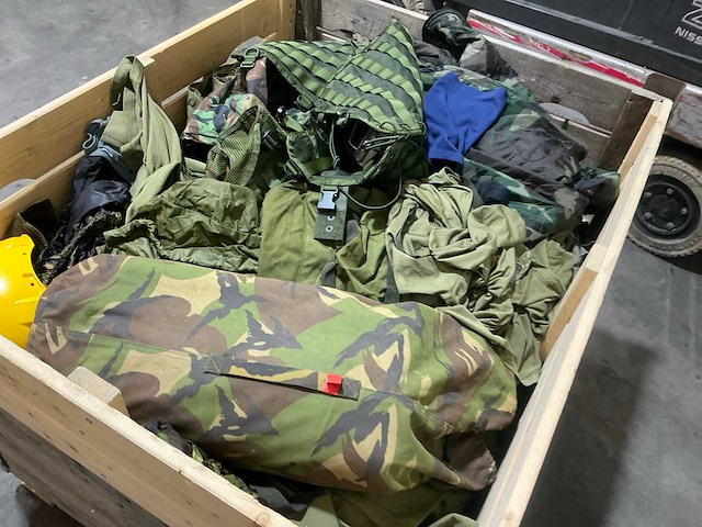 Diverse nl legerkleding - afbeelding 5 van  5