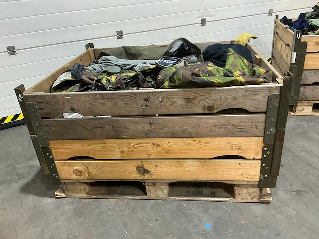 Diverse nl legerkleding - afbeelding 2 van  5