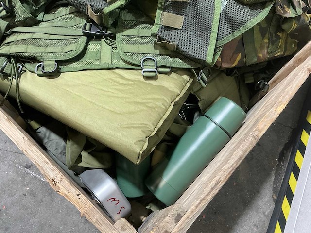 Diverse nl legerkleding - afbeelding 5 van  8