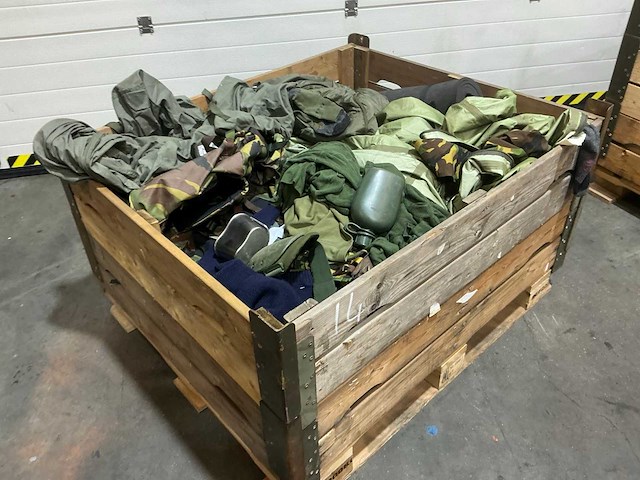 Diverse nl legerkleding - afbeelding 2 van  7