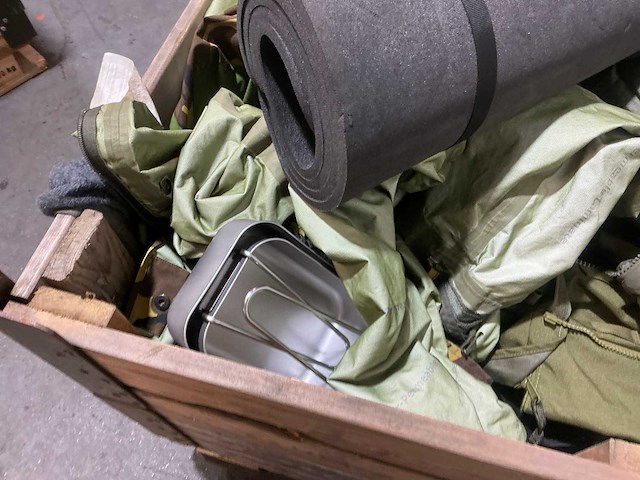 Diverse nl legerkleding - afbeelding 7 van  7