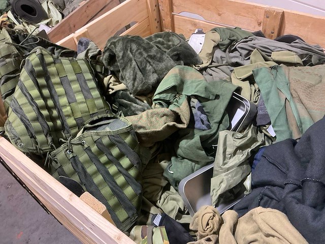 Diverse nl legerkleding - afbeelding 4 van  6