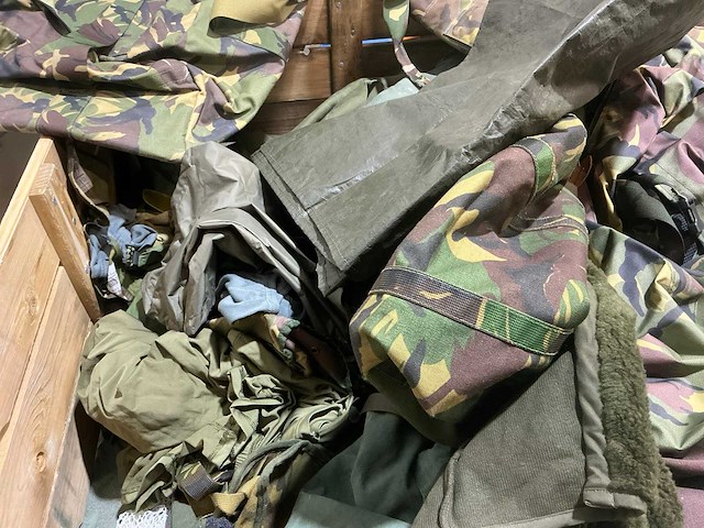 Diverse nl legerkleding - afbeelding 7 van  7