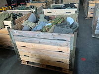 Diverse nl legerkleding - afbeelding 1 van  4