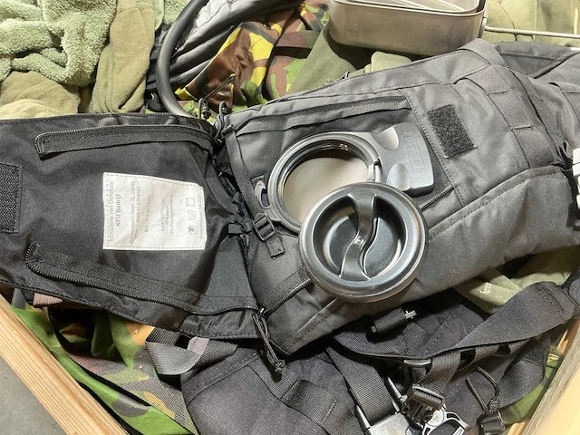 Diverse nl legerkleding - afbeelding 6 van  6