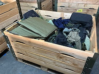 Diverse nl legerkleding - afbeelding 1 van  6