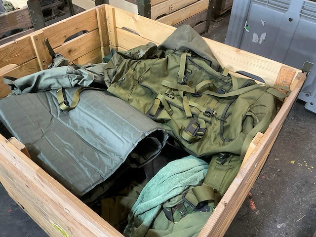 Diverse nl legerkleding - afbeelding 3 van  5