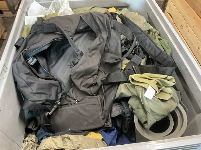 Diverse nl legerkleding - afbeelding 4 van  4