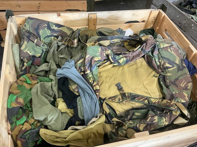 Diverse nl legerkleding - afbeelding 2 van  5