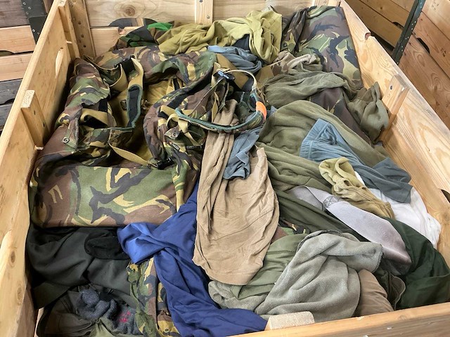 Diverse nl legerkleding - afbeelding 5 van  5