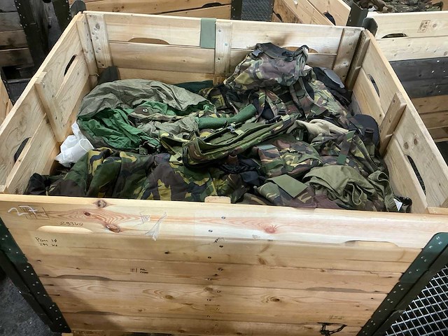 Diverse nl legerkleding - afbeelding 2 van  5