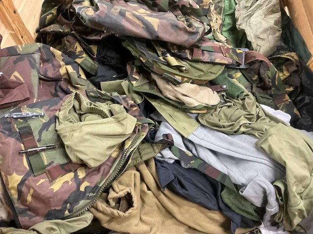 Diverse nl legerkleding - afbeelding 5 van  5